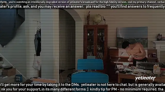 Snapshot of yetieater chatting on 01/31/25, 10:31 yetieater online show from 01/31/25, 10:31