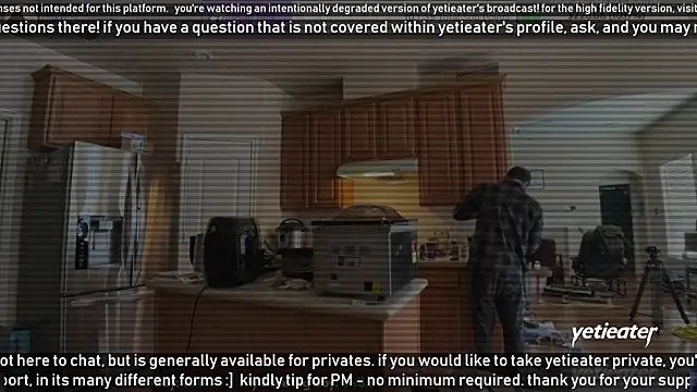 Snapshot of yetieater chatting on 01/23/25, 05:10 yetieater online show from 01/23/25, 05:10