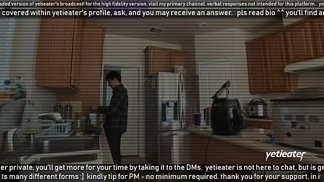 Snapshot of yetieater chatting on 01/11/25, 06:54 yetieater online show from 01/11/25, 06:54