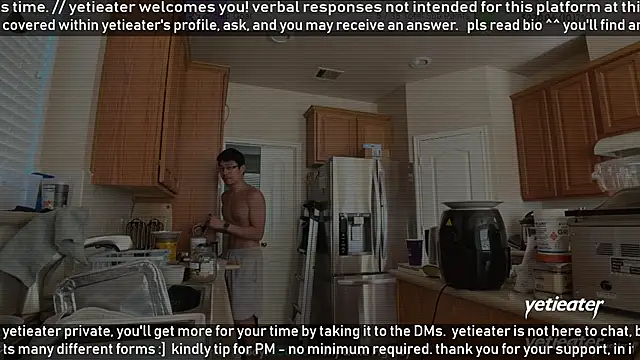 Snapshot of yetieater chatting on 02/06/26, 06:26 yetieater online show from 02/06/26, 06:26