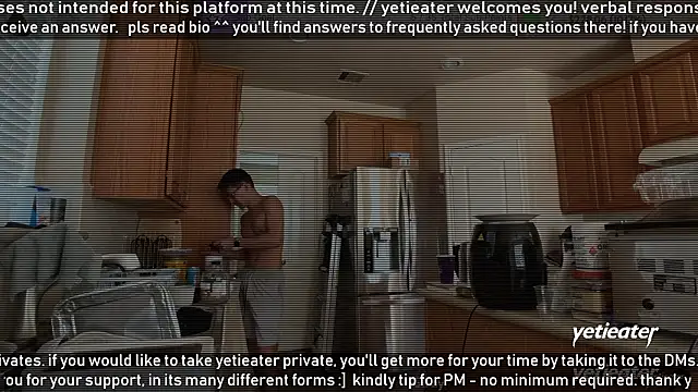 Snapshot of yetieater chatting on 02/10/26, 06:40 yetieater online show from 02/10/26, 06:40