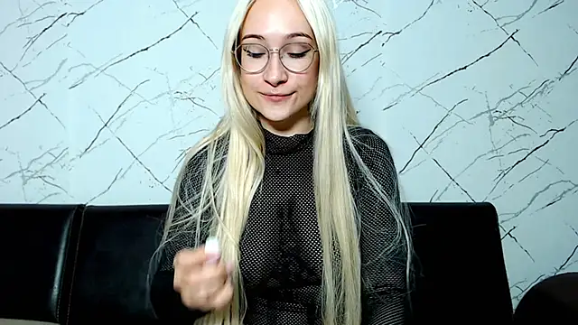 Snapshot of HeidiBows chatting on 11/03/25, 07:35 HeidiBows online show from 11/03/25, 07:35