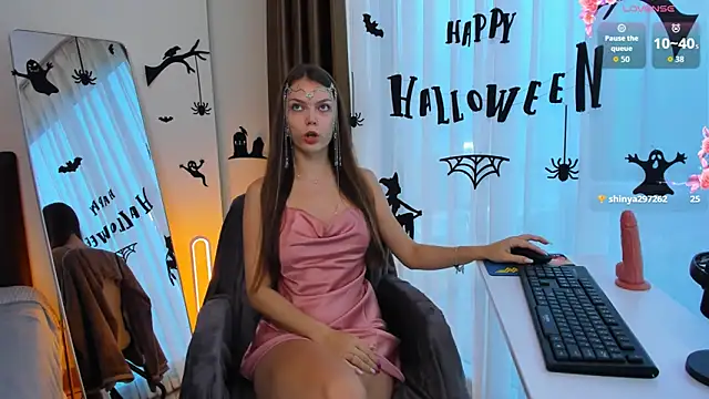 Alice neon online show from 10/30/25, 12:31