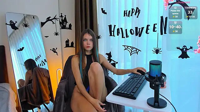 Alice neon online show from 10/28/25, 12:33