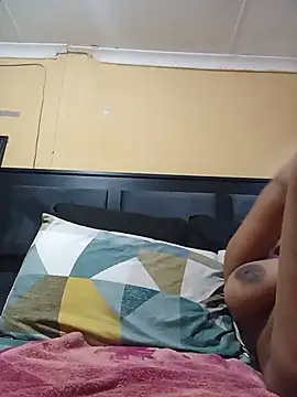 JuicyMilkyTizzy online show from 05/23/26, 01:43