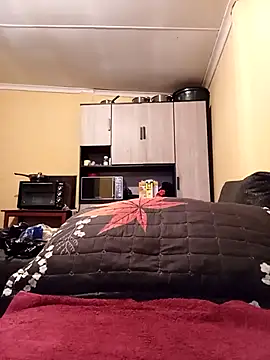 JuicyMilkyTizzy online show from 11/21/25, 07:51