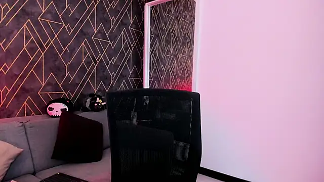 Tahara Romanov online show from 11/14/25, 03:48