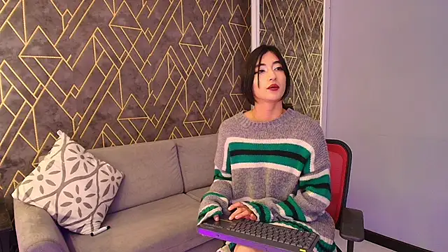 Tahara Romanov online show from 03/10/25, 11:55