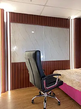 PinkyMoon online show from 12/23/25, 04:01