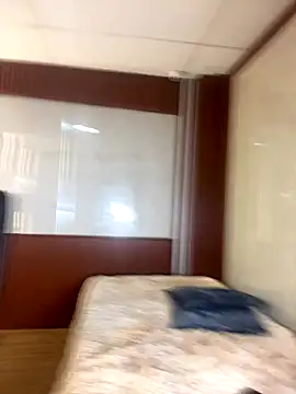 PinkyMoon online show from 12/22/25, 05:40