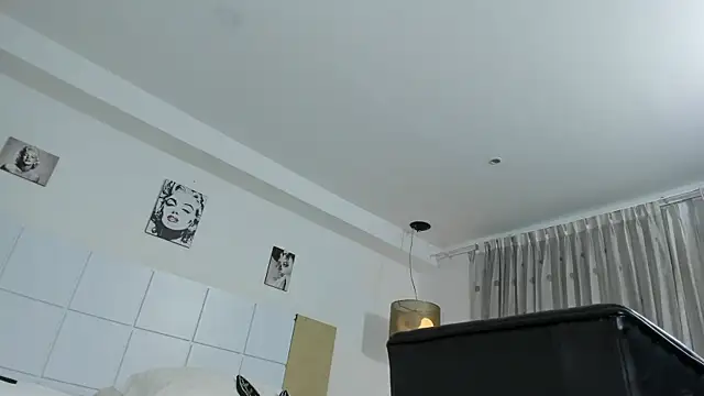 ElectraRhodes1 online show from 11/25/25, 09:48