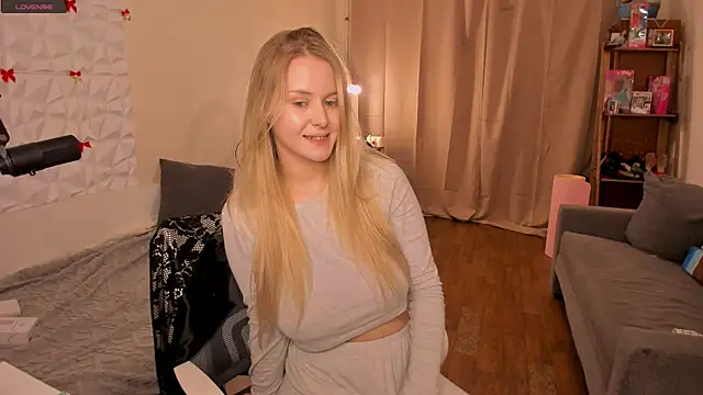 Beatrice 7 online show from 03/31/26, 04:09