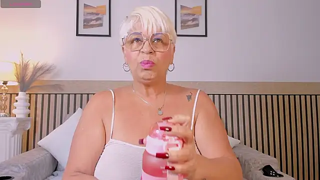 Snapshot of Lucy_Milf_68 chatting on 04/02/26, 10:55 Lucy Milf 68 online show from 04/02/26, 10:55