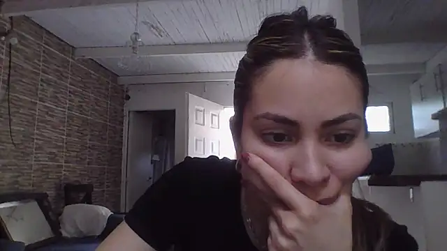 Snapshot of valenseleni chatting on 10/01/25, 04:11 valenseleni online show from 10/01/25, 04:11