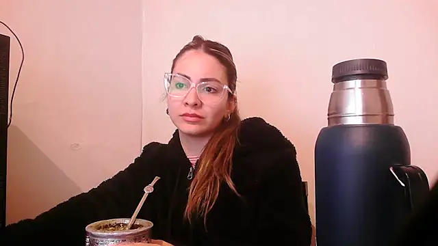 Snapshot of valenseleni chatting on 09/24/25, 07:09 valenseleni online show from 09/24/25, 07:09