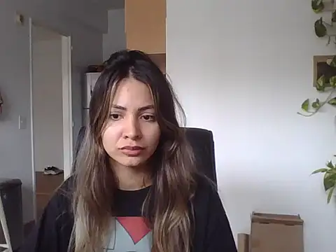 Snapshot of valenseleni chatting on 03/08/25, 02:30 valenseleni online show from 03/08/25, 02:30