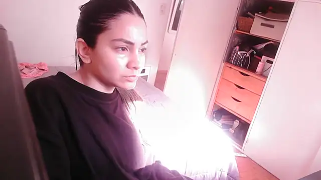 Snapshot of valenseleni chatting on 09/10/25, 12:59 valenseleni online show from 09/10/25, 12:59