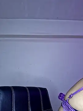 Snapshot of Noor-Bold chatting on 11/14/25, 01:42 Noor-Bold online show from 11/14/25, 01:42