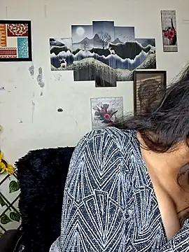 Snapshot of Noor-Bold chatting on 02/19/26, 01:57 Noor-Bold online show from 02/19/26, 01:57