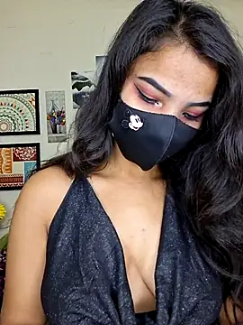 Snapshot of Noor-Bold chatting on 12/21/25, 01:41 Noor-Bold online show from 12/21/25, 01:41