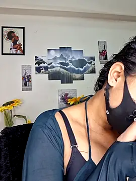 Snapshot of Noor-Bold chatting on 11/26/25, 03:50 Noor-Bold online show from 11/26/25, 03:50