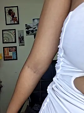 Snapshot of Noor-Bold chatting on 11/30/25, 12:50 Noor-Bold online show from 11/30/25, 12:50