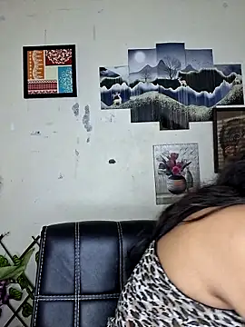 Snapshot of Noor-Bold chatting on 02/21/26, 02:13 Noor-Bold online show from 02/21/26, 02:13