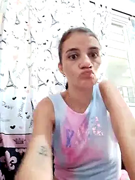 ArianaaGrace online show from 09/29/25, 09:20