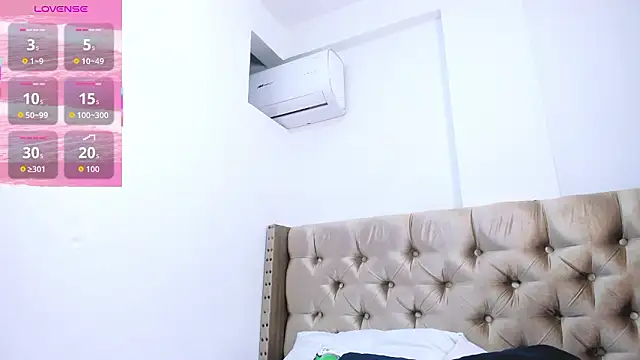 ArianaaGrace online show from 03/30/26, 07:37