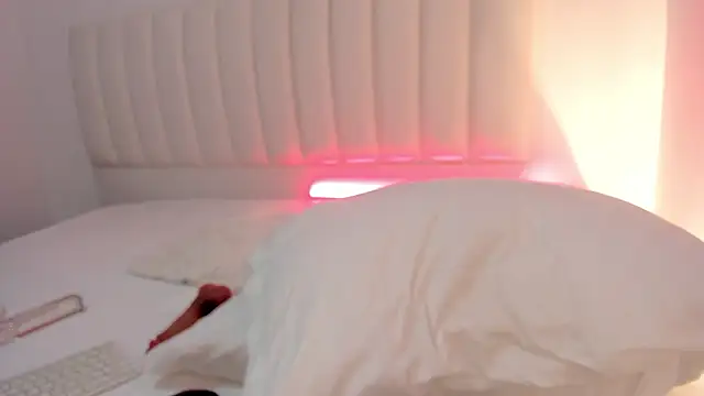 Hannahx   online show from 03/15/26, 05:20