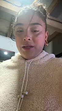 Snapshot of LiraSonnett chatting on 12/05/25, 09:12 LiraSonnett online show from 12/05/25, 09:12