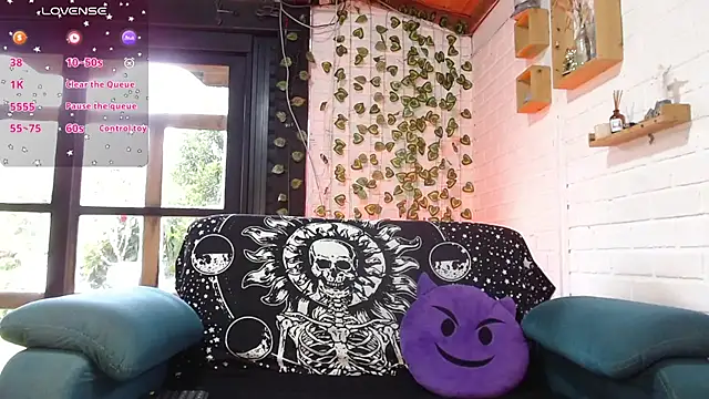 LiraSonnett online show from 02/08/26, 07:22