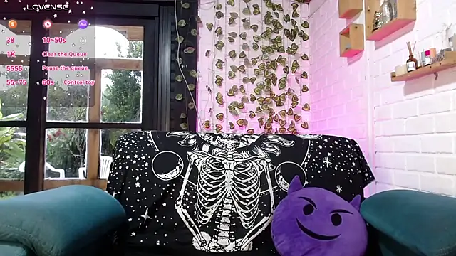 LiraSonnett online show from 02/17/26, 09:34