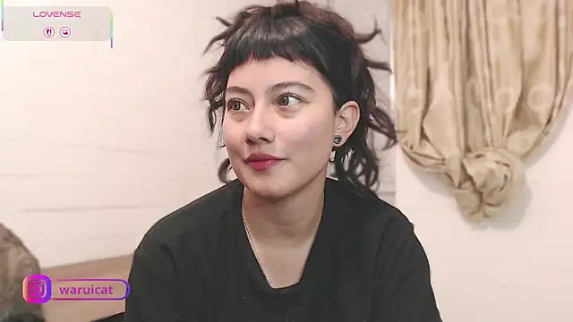 Snapshot of Laury_uri chatting on 02/15/26, 12:55 Laury uri online show from 02/15/26, 12:55