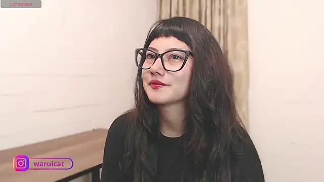 Snapshot of Laury_uri chatting on 02/17/26, 01:25 Laury uri online show from 02/17/26, 01:25