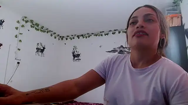 Ehilyn online show from 09/17/25, 08:11