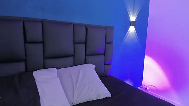 DANESKA HILLER online show from 11/12/25, 07:07