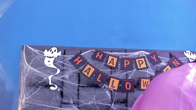 DANESKA HILLER online show from 10/23/25, 07:01