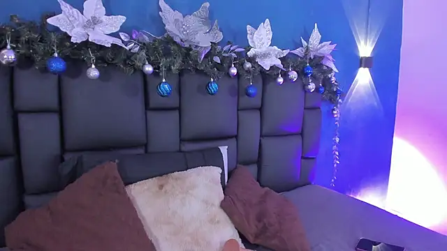 DANESKA HILLER online show from 12/05/25, 07:34