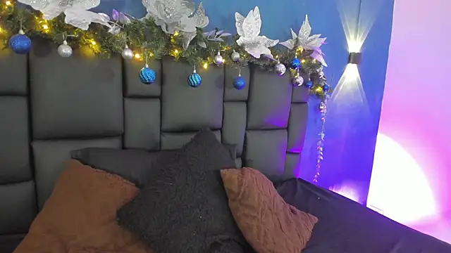 DANESKA HILLER online show from 12/15/25, 08:03