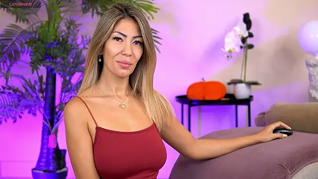 SophiaPotts online show from 11/04/25, 03:54