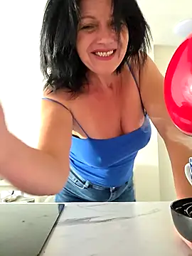 Snapshot of Melody73 chatting on 02/21/26, 10:39 Melody73 online show from 02/21/26, 10:39