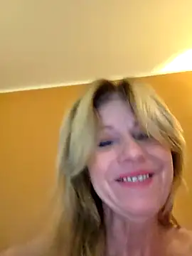 Melody73 online show from 11/11/25, 07:03