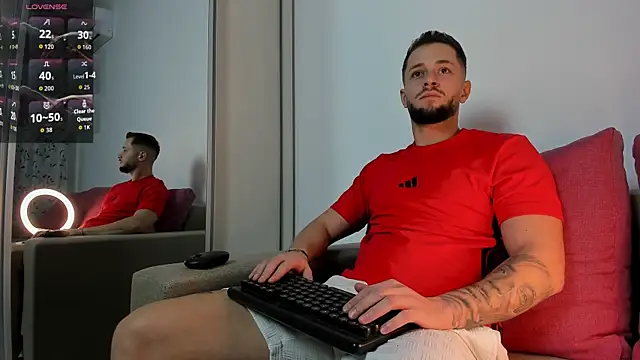 Snapshot of nicholasX1 chatting on 09/27/25, 06:36 nicholasX1 online show from 09/27/25, 06:36