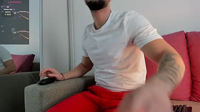 Snapshot of nicholasX1 chatting on 10/01/25, 08:19 nicholasX1 online show from 10/01/25, 08:19