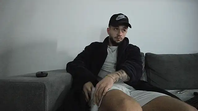 Snapshot of nicholasX1 chatting on 03/23/25, 05:32 nicholasX1 online show from 03/23/25, 05:32