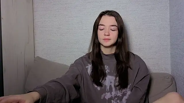 Snapshot of imyourdreams chatting on 11/15/25, 02:10 imyourdreams online show from 11/15/25, 02:10