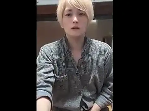 Snapshot of mgnhiroyuki chatting on 11/03/25, 04:28 mgnhiroyuki online show from 11/03/25, 04:28