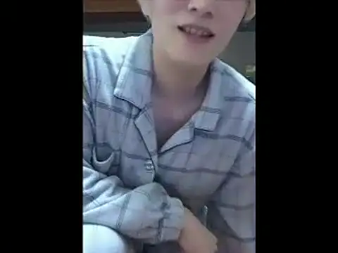 Snapshot of mgnhiroyuki chatting on 12/16/25, 10:52 mgnhiroyuki online show from 12/16/25, 10:52