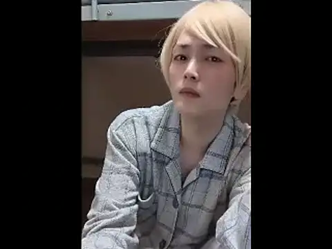 Snapshot of mgnhiroyuki chatting on 11/17/25, 09:02 mgnhiroyuki online show from 11/17/25, 09:02